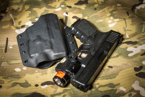 ATA кобура Hit Factor для Glock 19 с тактическим фонарем TLR-4  